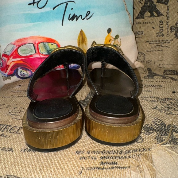 Gucci Marmont  Black Leather Thong Sandals Size 38.5
100% Authentic - Picture 7 of 12